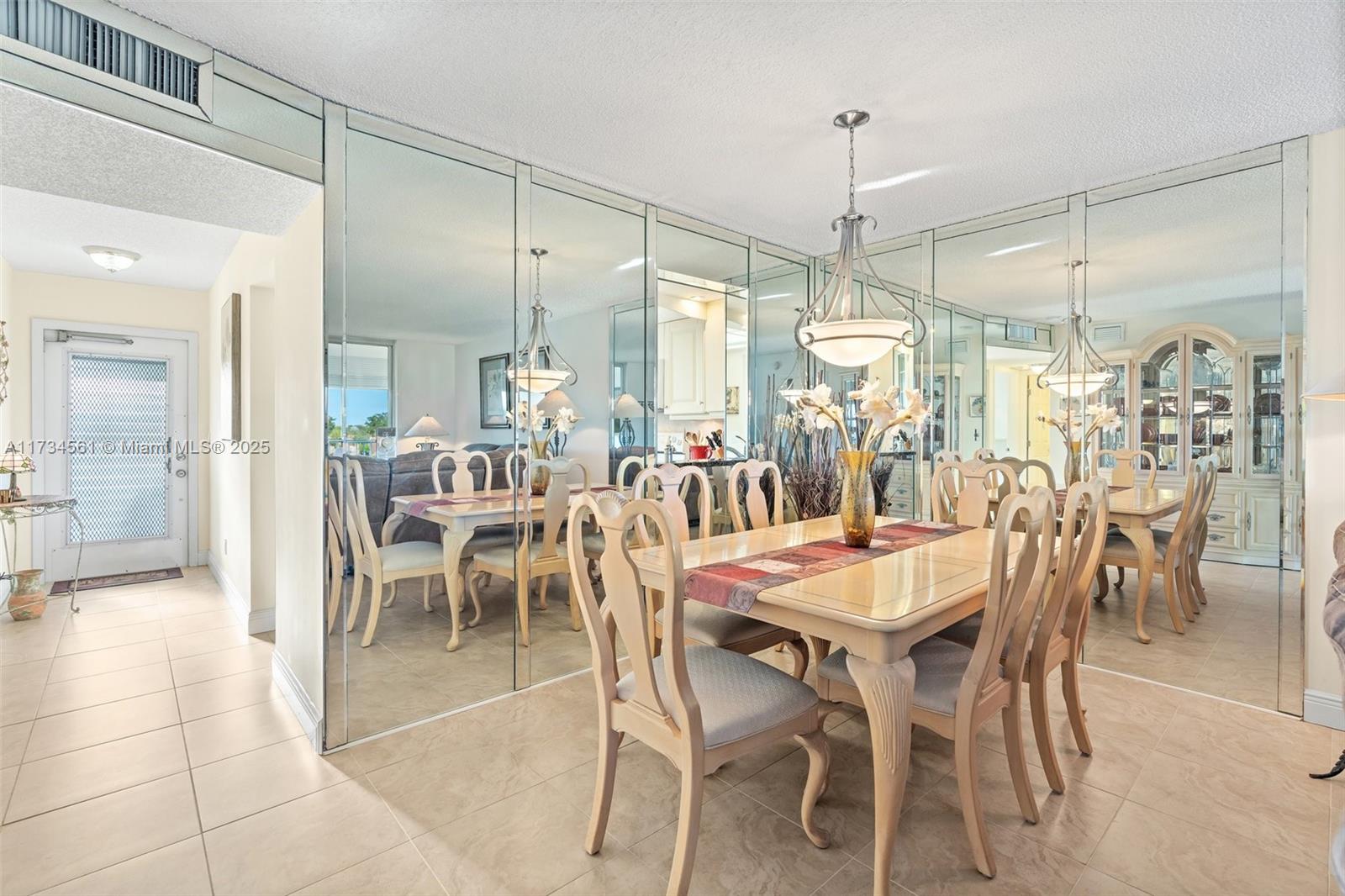 15 OF PALM SPRINGS 2 COND - Residential