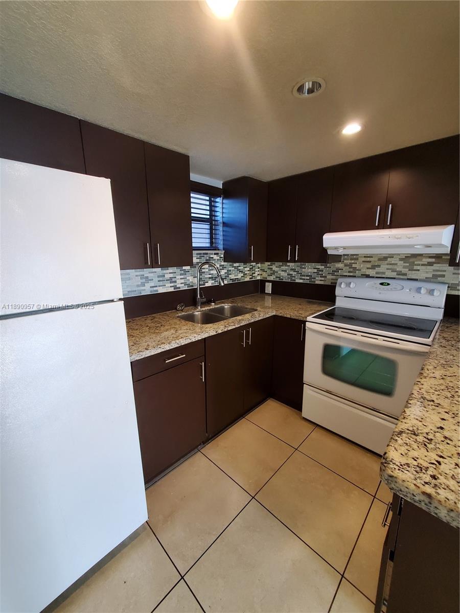 LAS VISTAS AT DORAL CONDO - Residential Lease