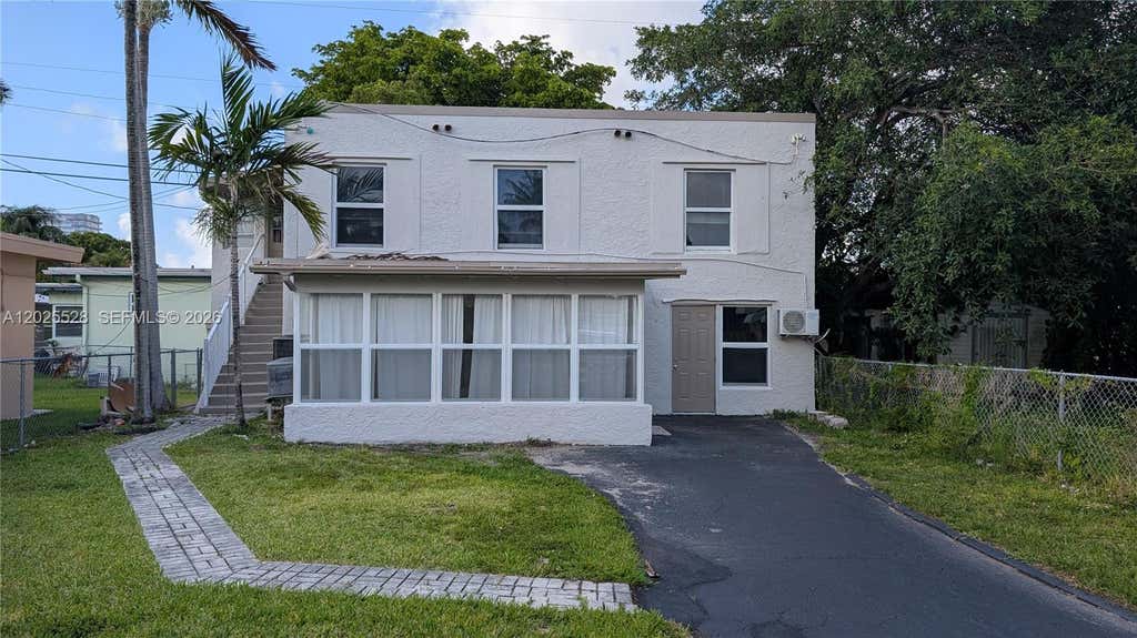 Photo of 708 NE 4th St #1, Hallandale Beach, FL 33009 (MLS # A12025528)