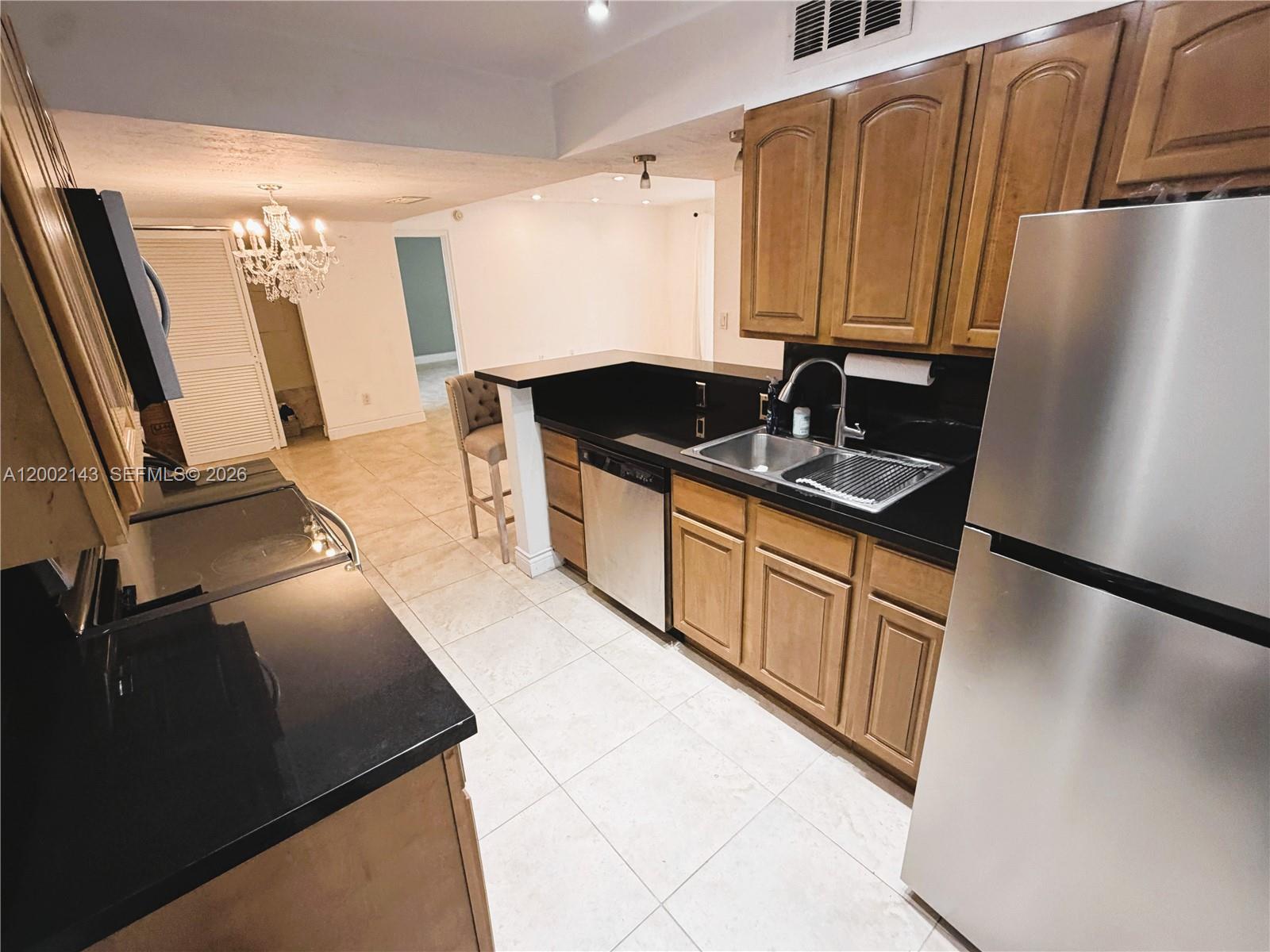 DADELAND CAPRI CONDO - Residential