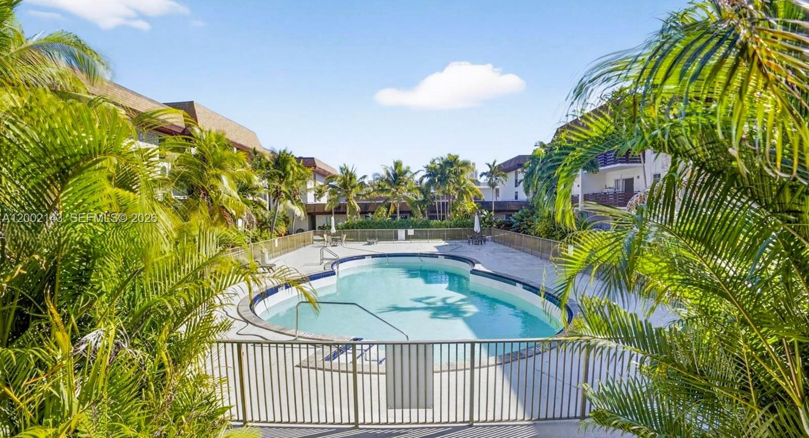 DADELAND CAPRI CONDO - Residential