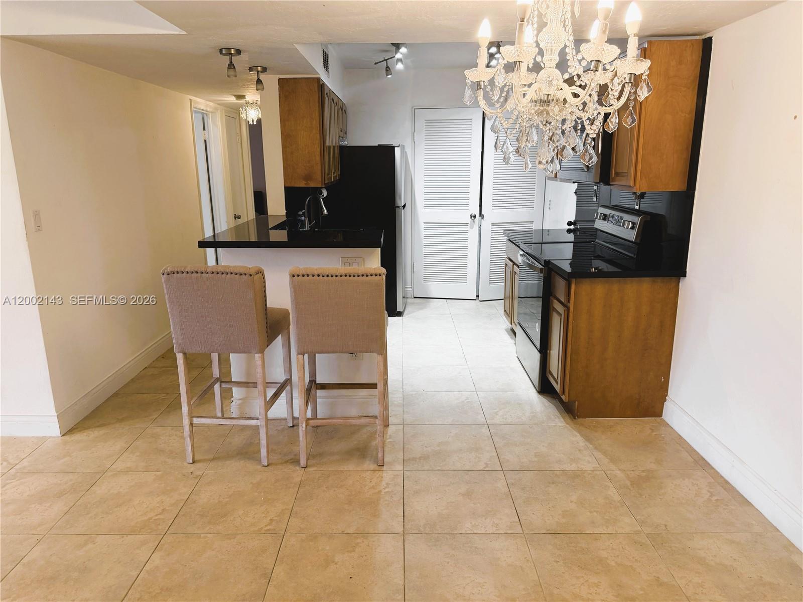 DADELAND CAPRI CONDO - Residential