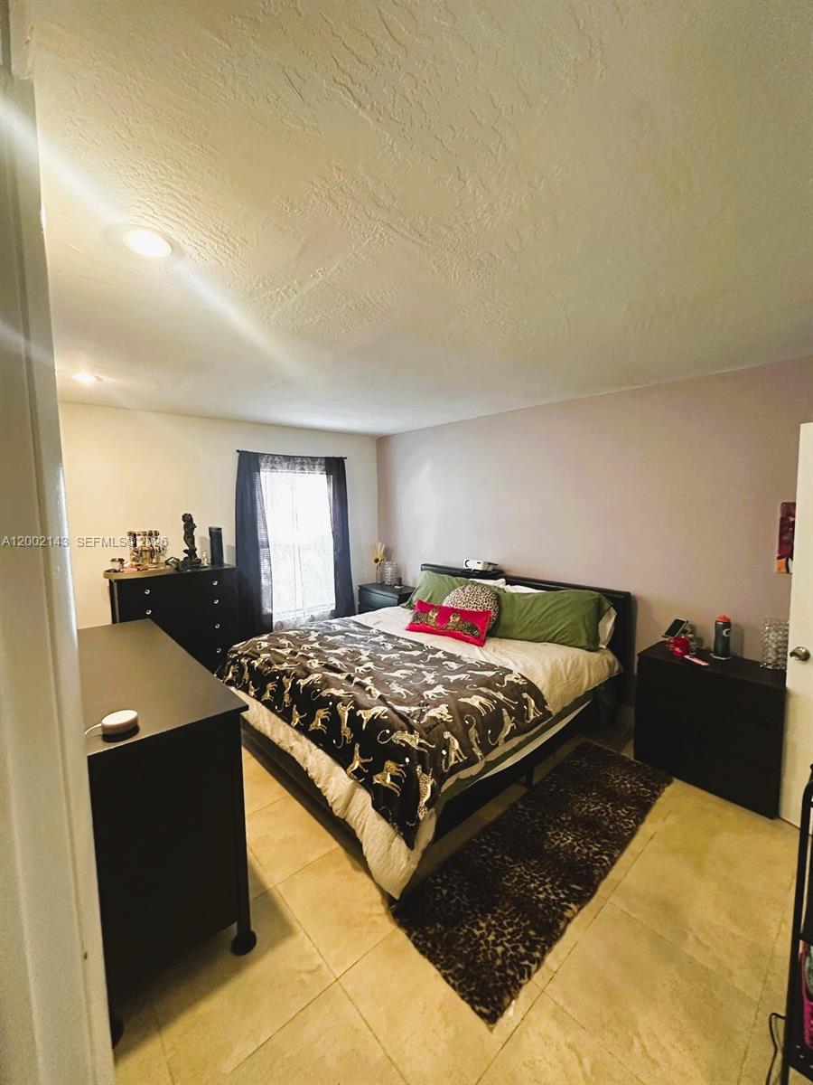 DADELAND CAPRI CONDO - Residential