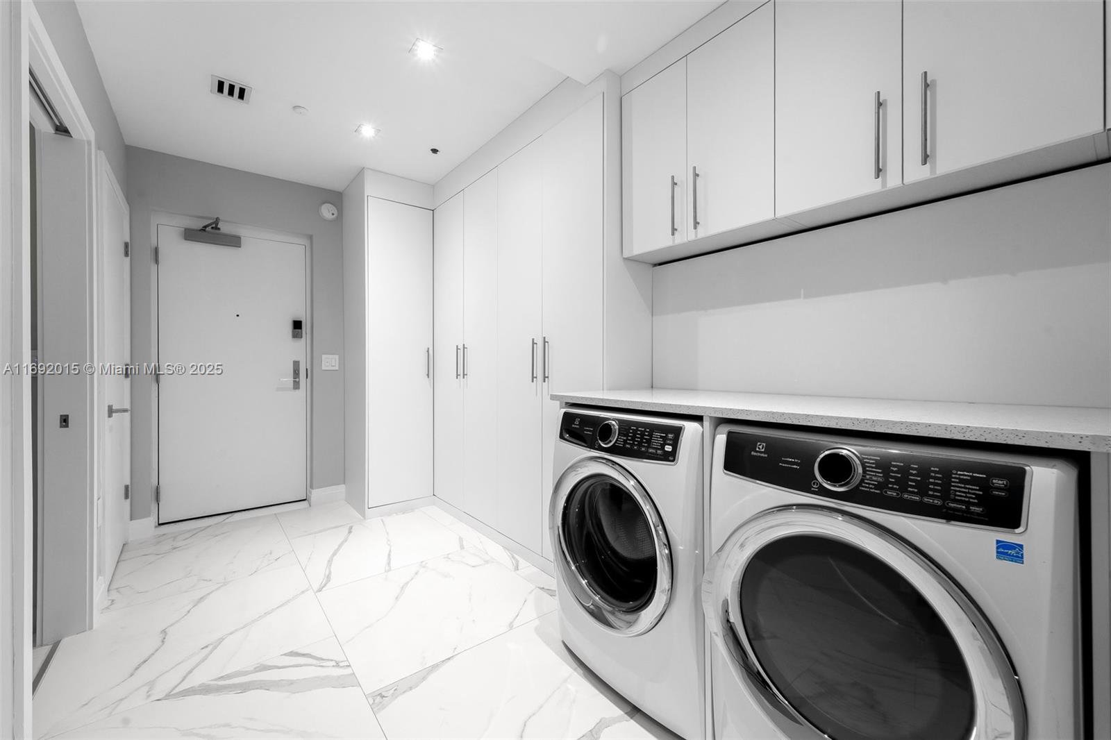 2200 FORT LAUDERDALE BEAC - Residential