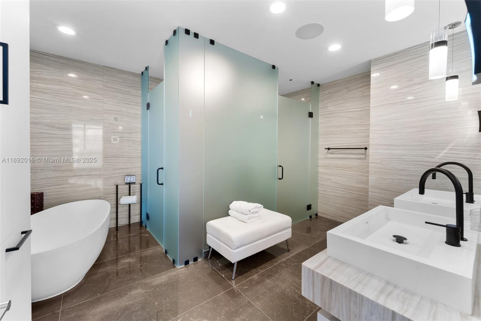 2200 FORT LAUDERDALE BEAC - Residential