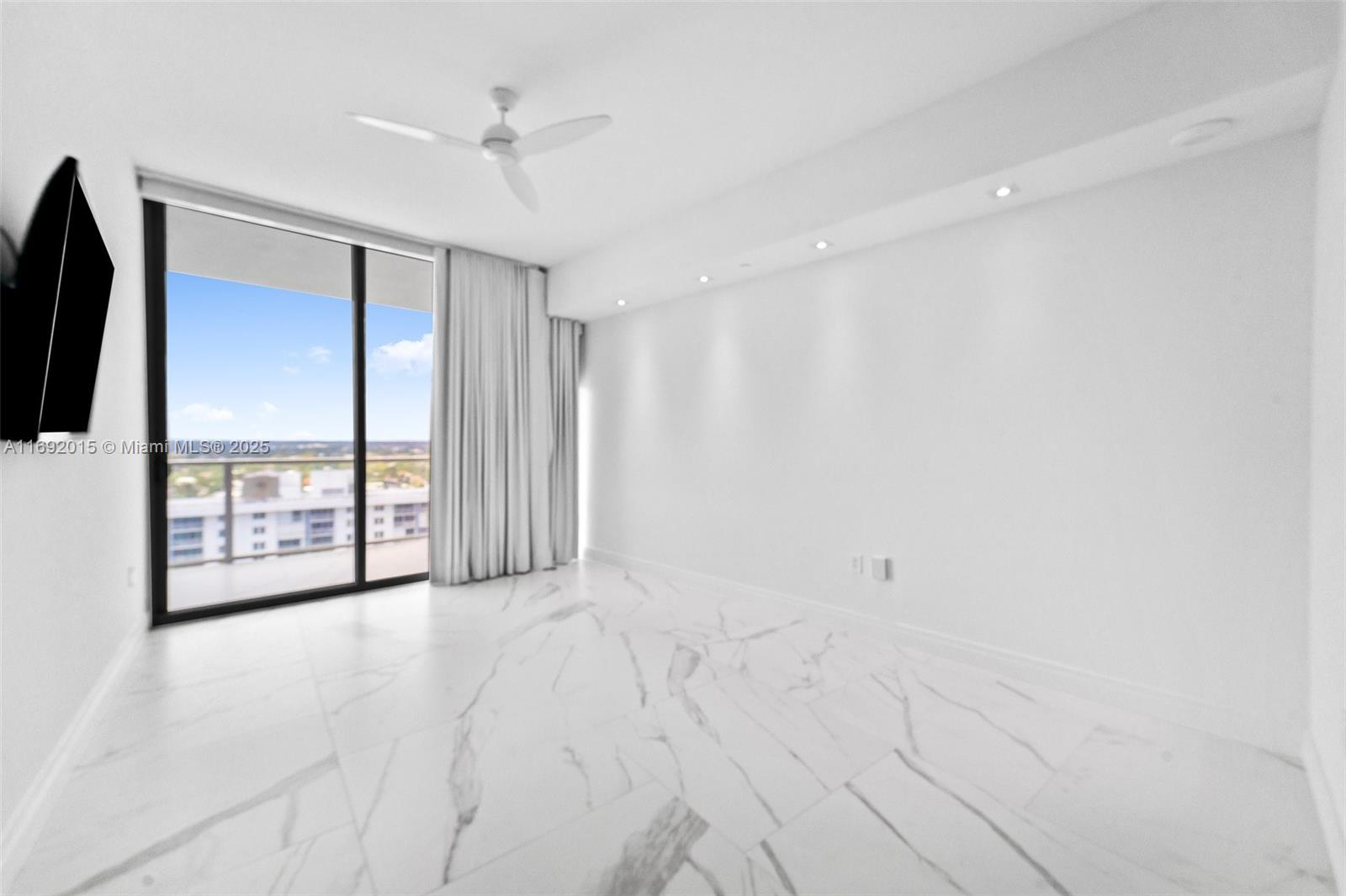 2200 FORT LAUDERDALE BEAC - Residential