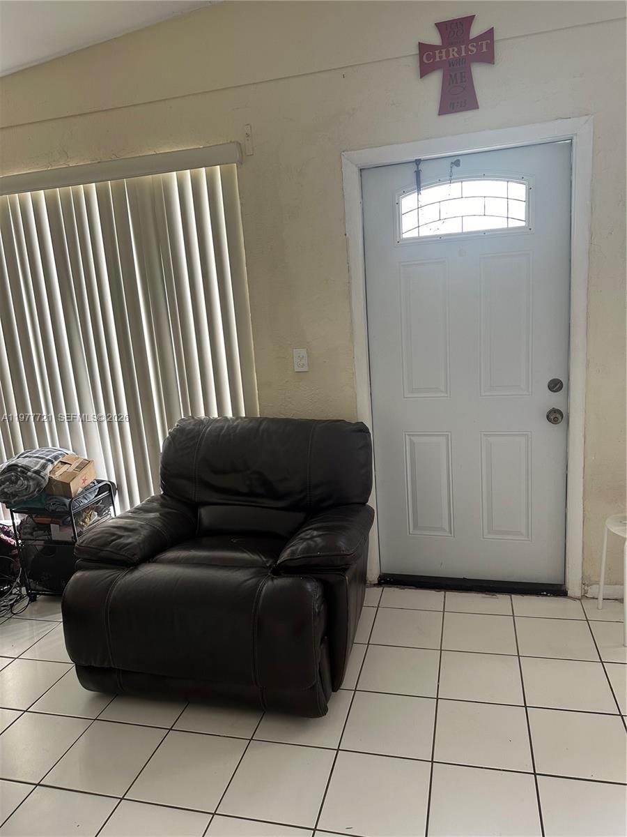 LINCOLN ESTS - Residential