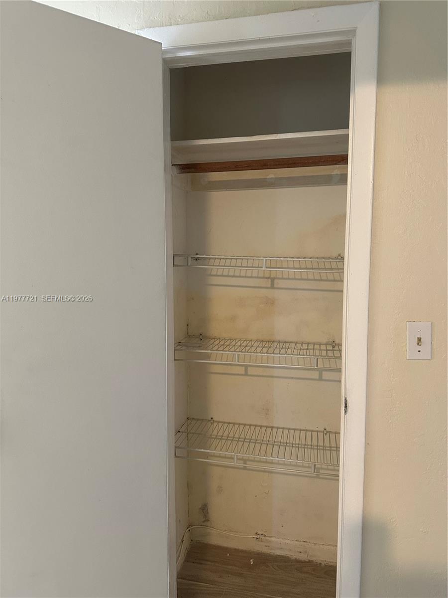 LINCOLN ESTS - Residential