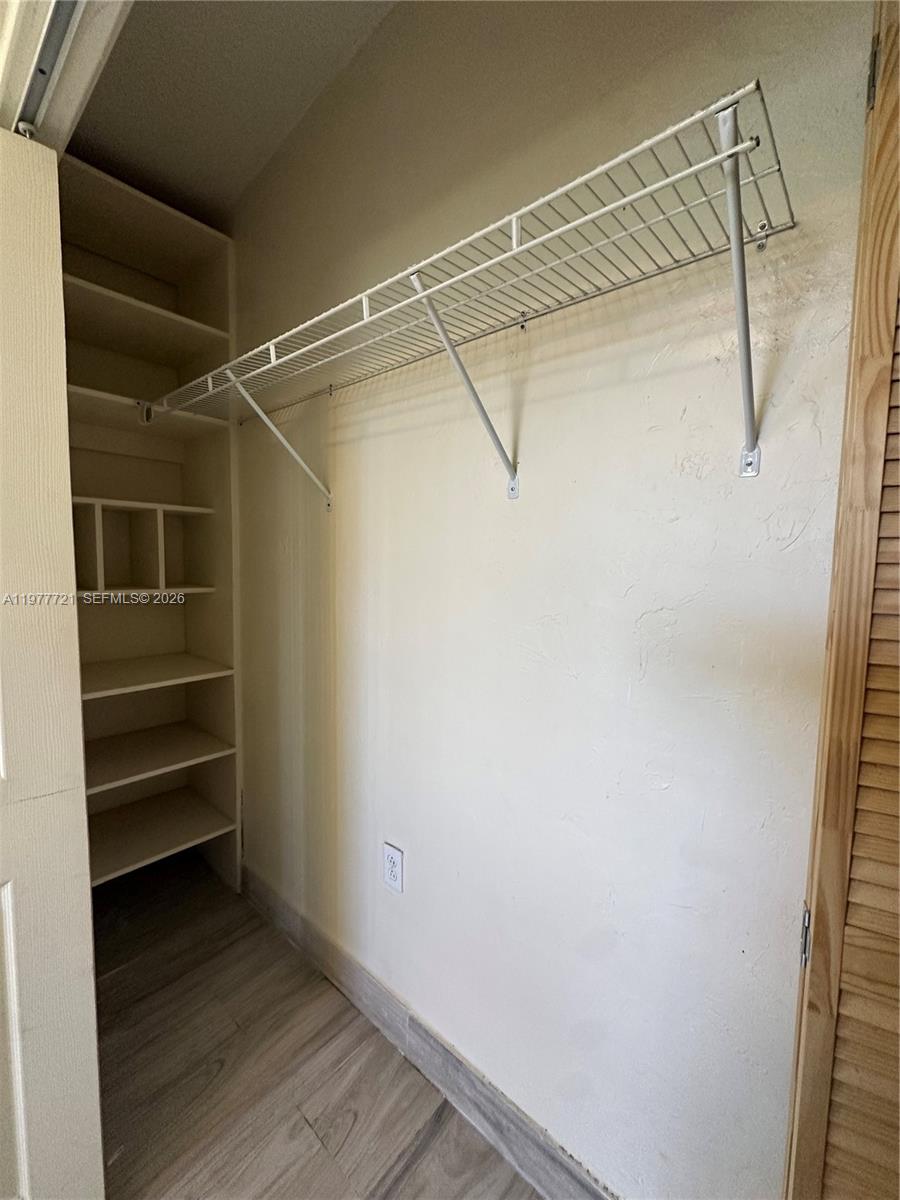 LINCOLN ESTS - Residential