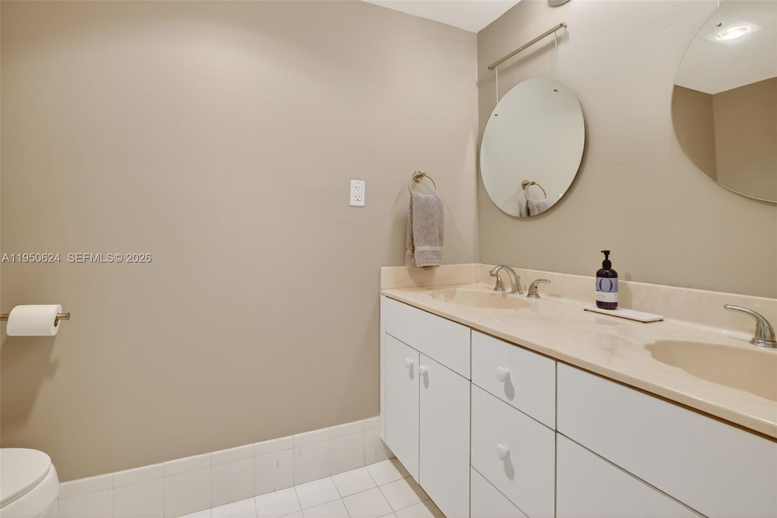 BAYVIEW VILLAGE CONDO - Residential