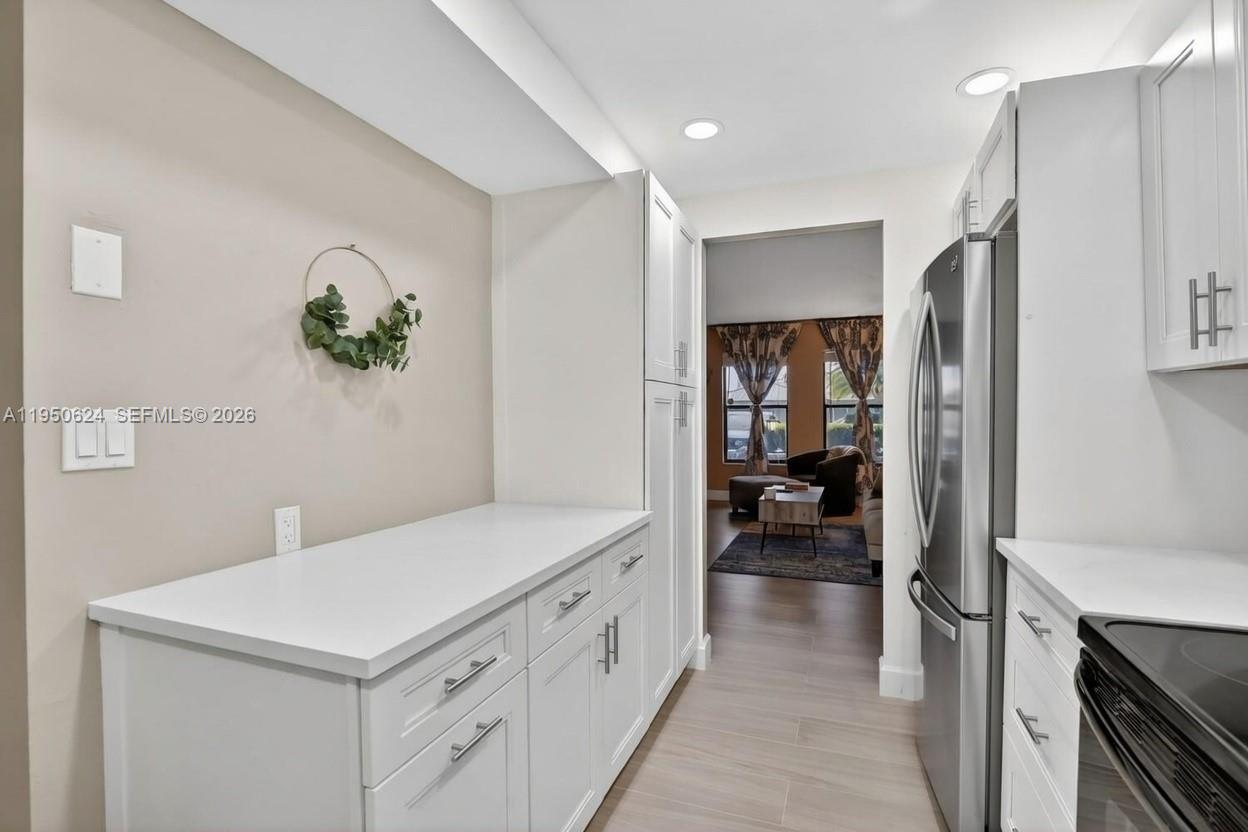 BAYVIEW VILLAGE CONDO - Residential