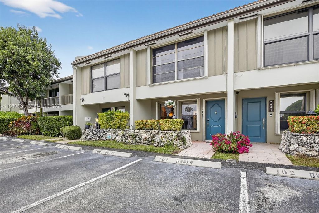 Photo of 2939 NE 60th St #2939, Fort Lauderdale, FL 33308 (MLS # A11950624)