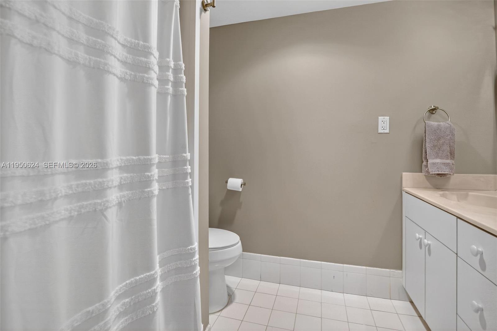 BAYVIEW VILLAGE CONDO - Residential