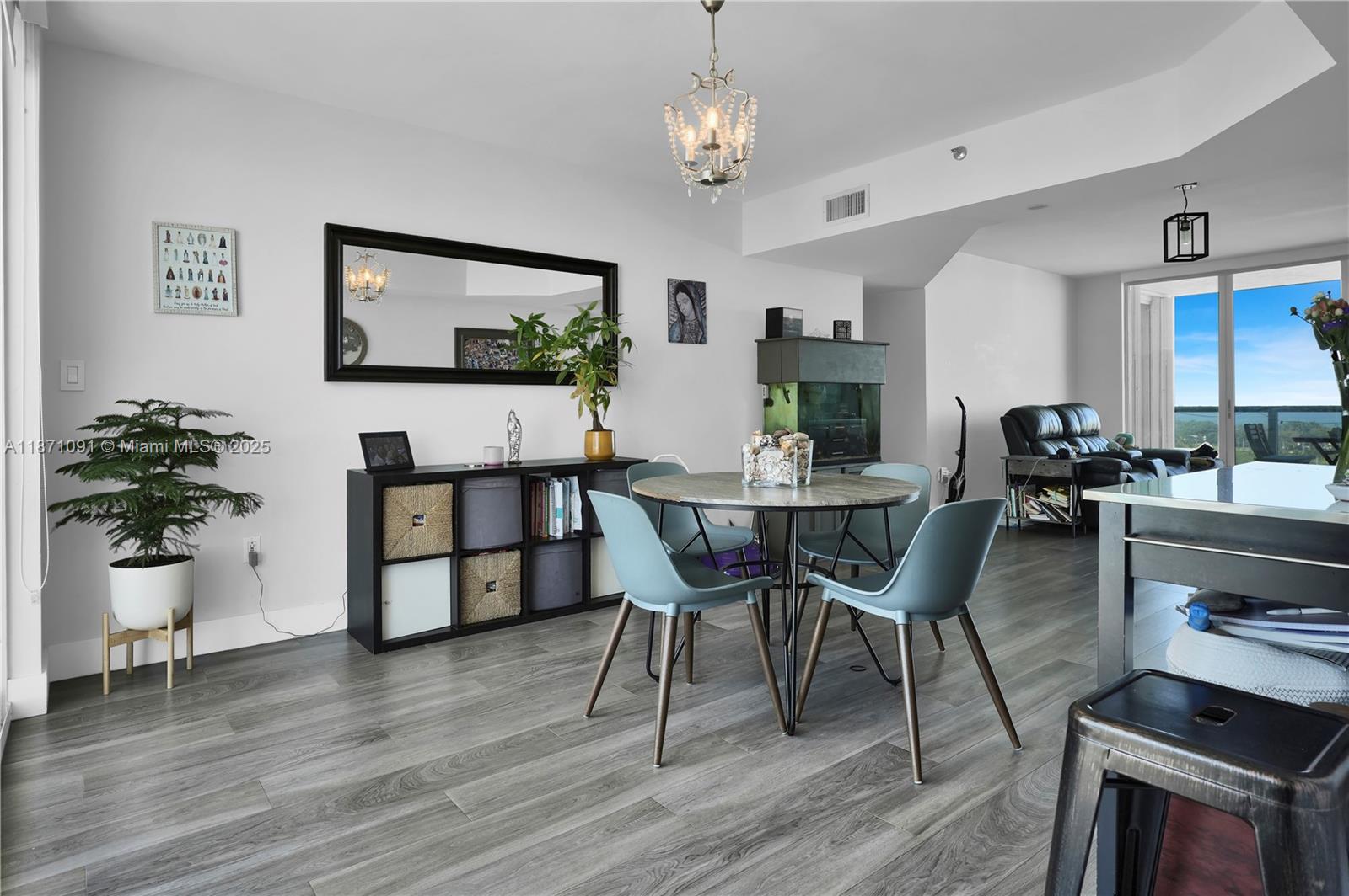 THE GRANDVIEW CONDO - Residential