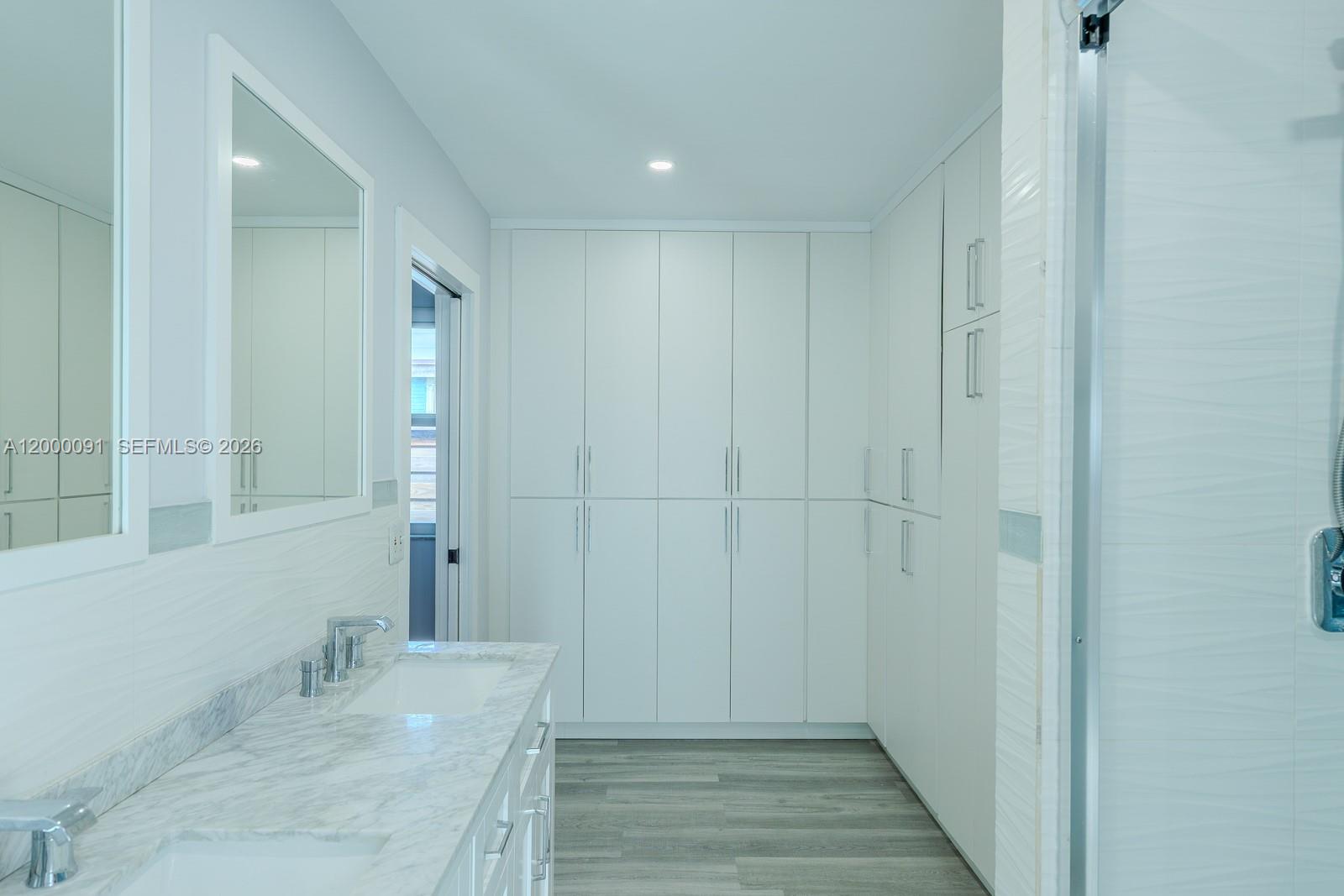 HOLLYWOOD HILLS AMEN PLAT - Residential Lease