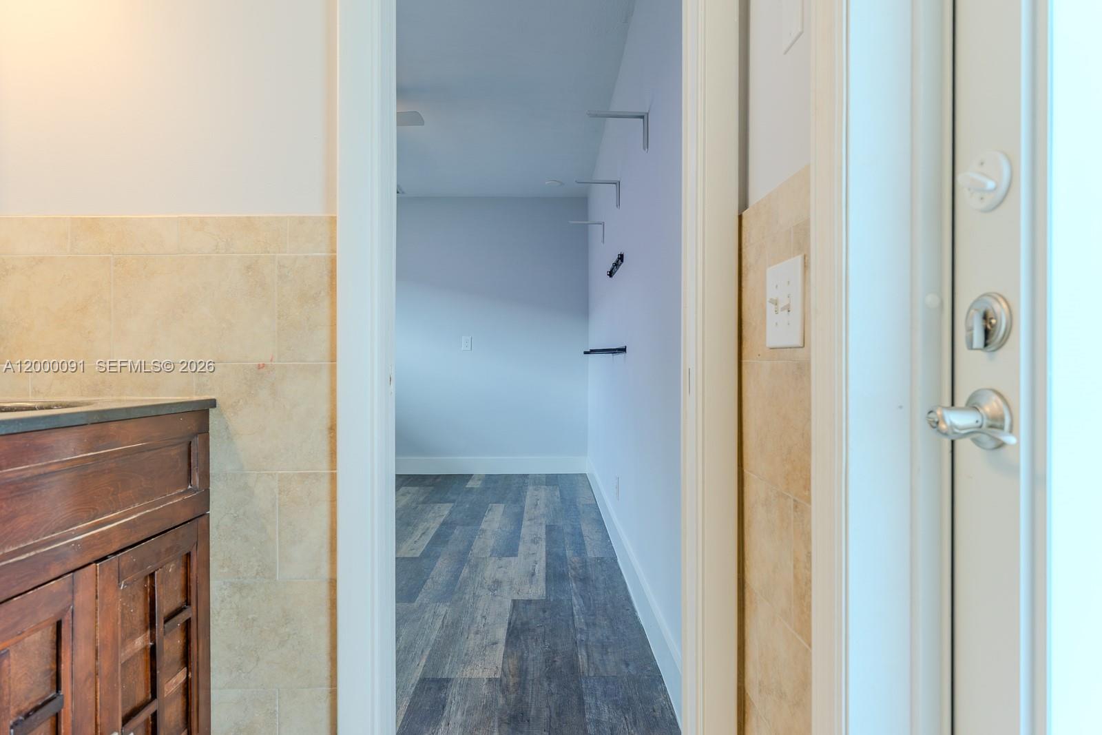 HOLLYWOOD HILLS AMEN PLAT - Residential Lease