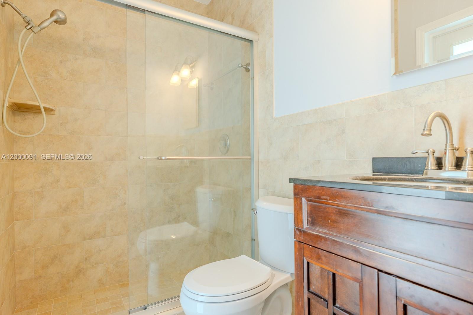 HOLLYWOOD HILLS AMEN PLAT - Residential Lease