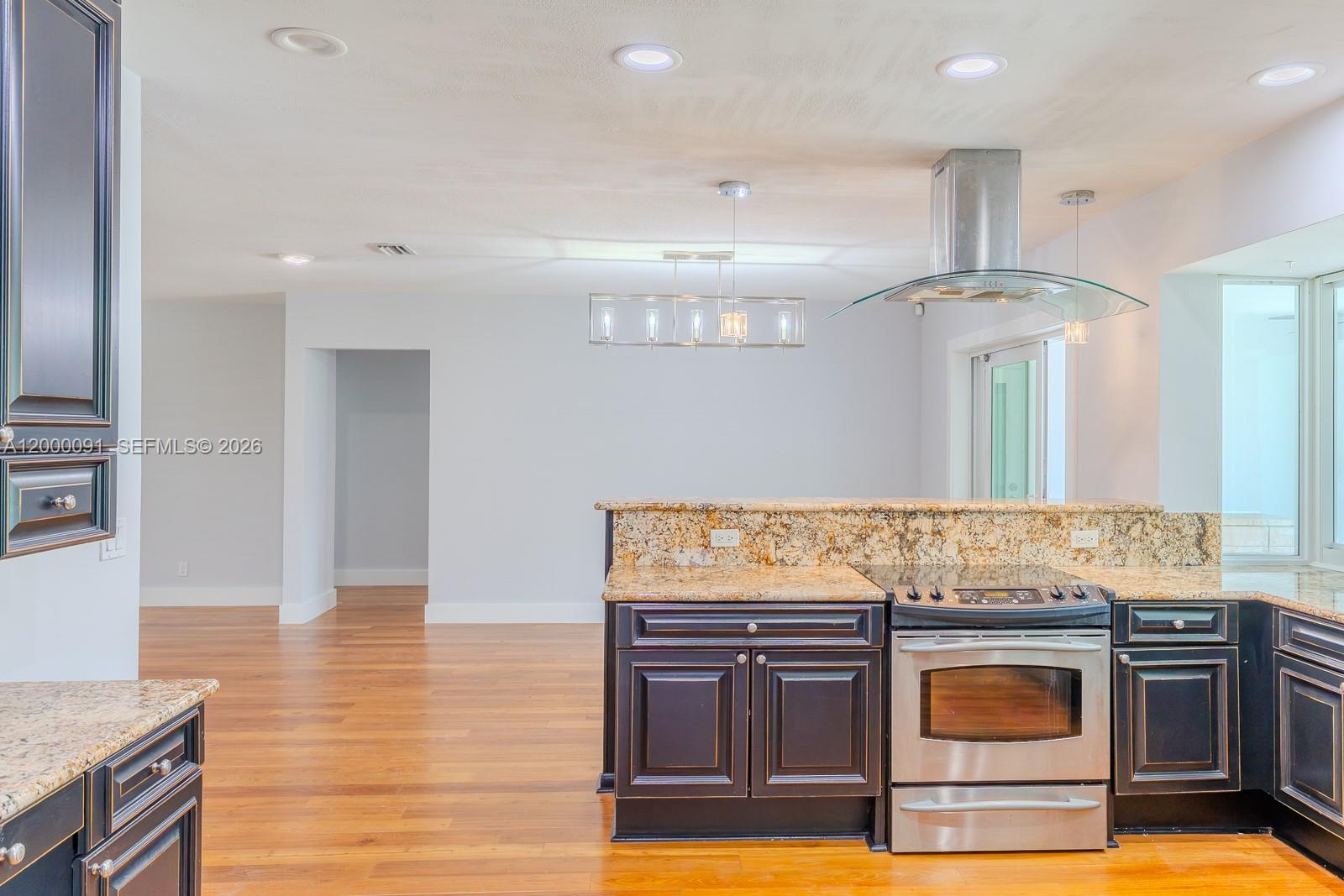 HOLLYWOOD HILLS AMEN PLAT - Residential Lease