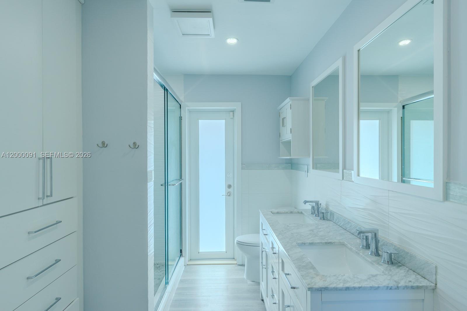 HOLLYWOOD HILLS AMEN PLAT - Residential Lease