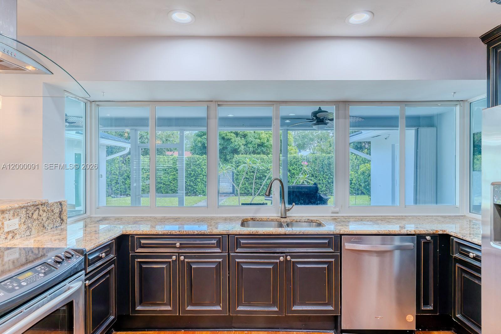 HOLLYWOOD HILLS AMEN PLAT - Residential Lease