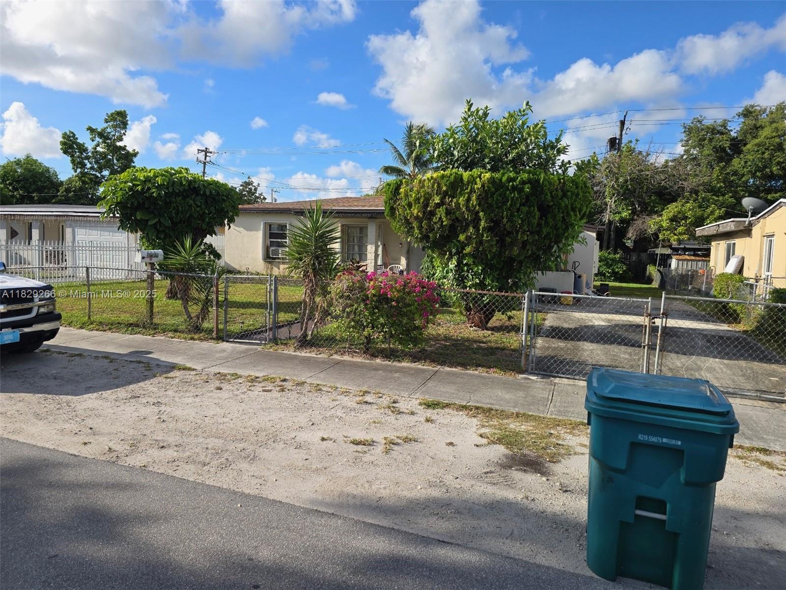 3260 NW 95th Ter, Miami, FL, 33147/$415,000 1 3260 NW 95th Ter