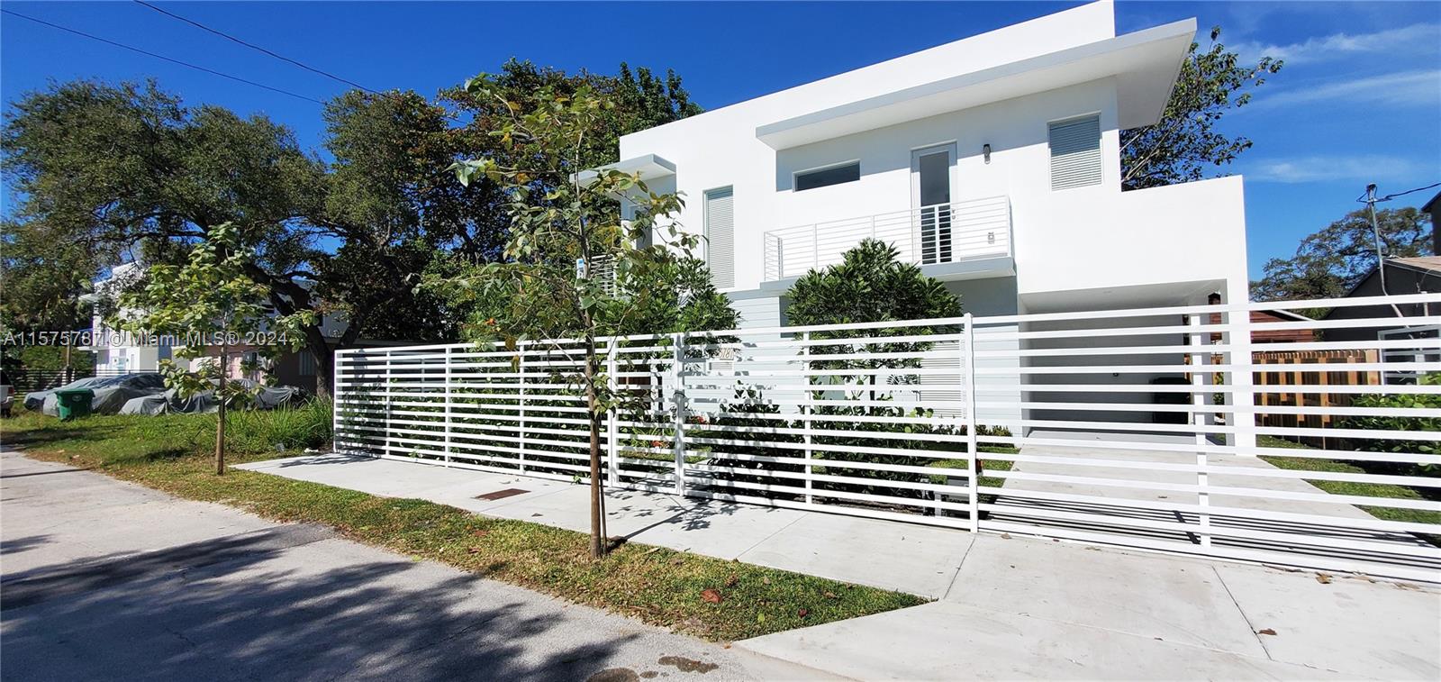 Rental Property at 3787 Thomas Ave 3787, Miami, Broward County, Florida - Bedrooms: 5 
Bathrooms: 4  - $7,900 MO.
