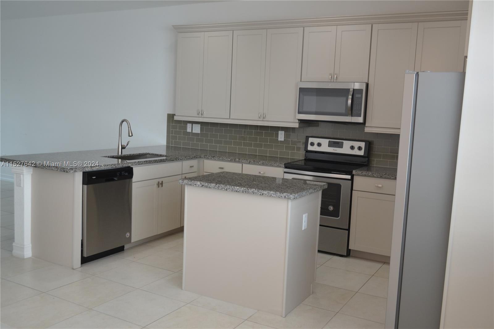PEMBROKE LAKES SOUTH - Residential Lease