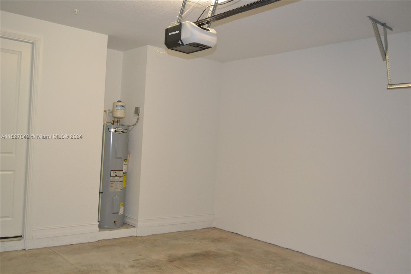 PEMBROKE LAKES SOUTH - Residential Lease