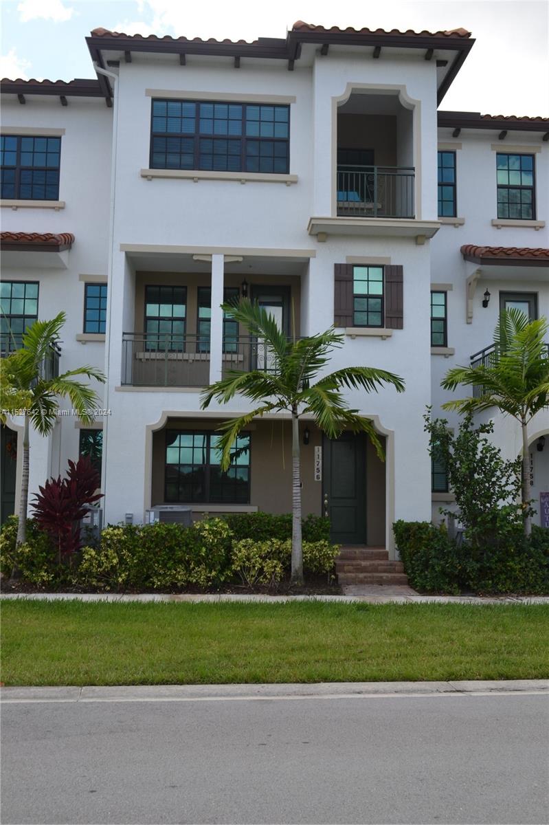 PEMBROKE LAKES SOUTH - Residential Lease