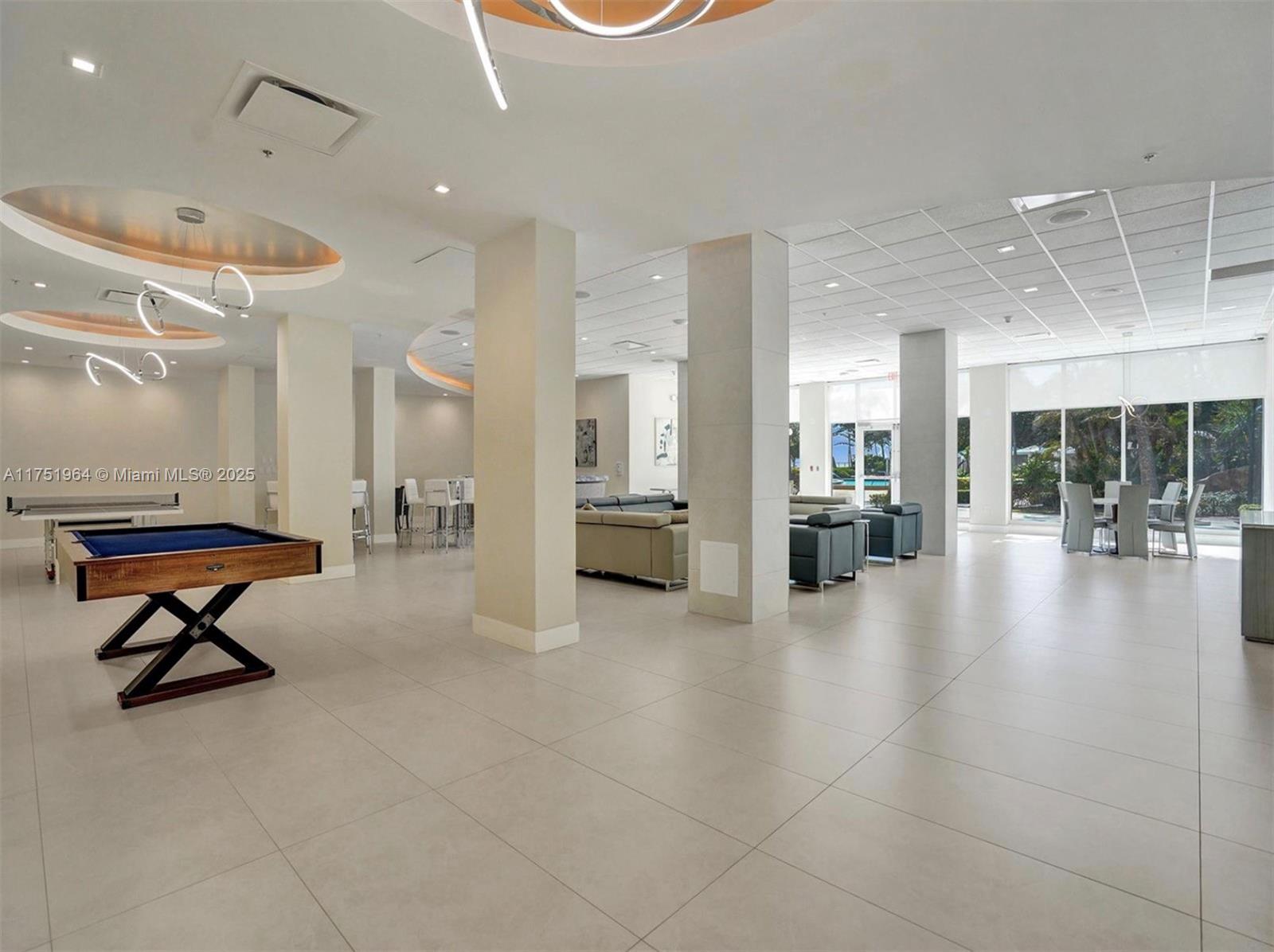 RESIDENCES ON HOLLYWOOD B - Residential