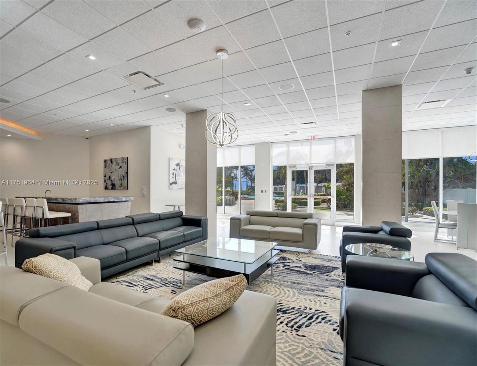 RESIDENCES ON HOLLYWOOD B - Residential