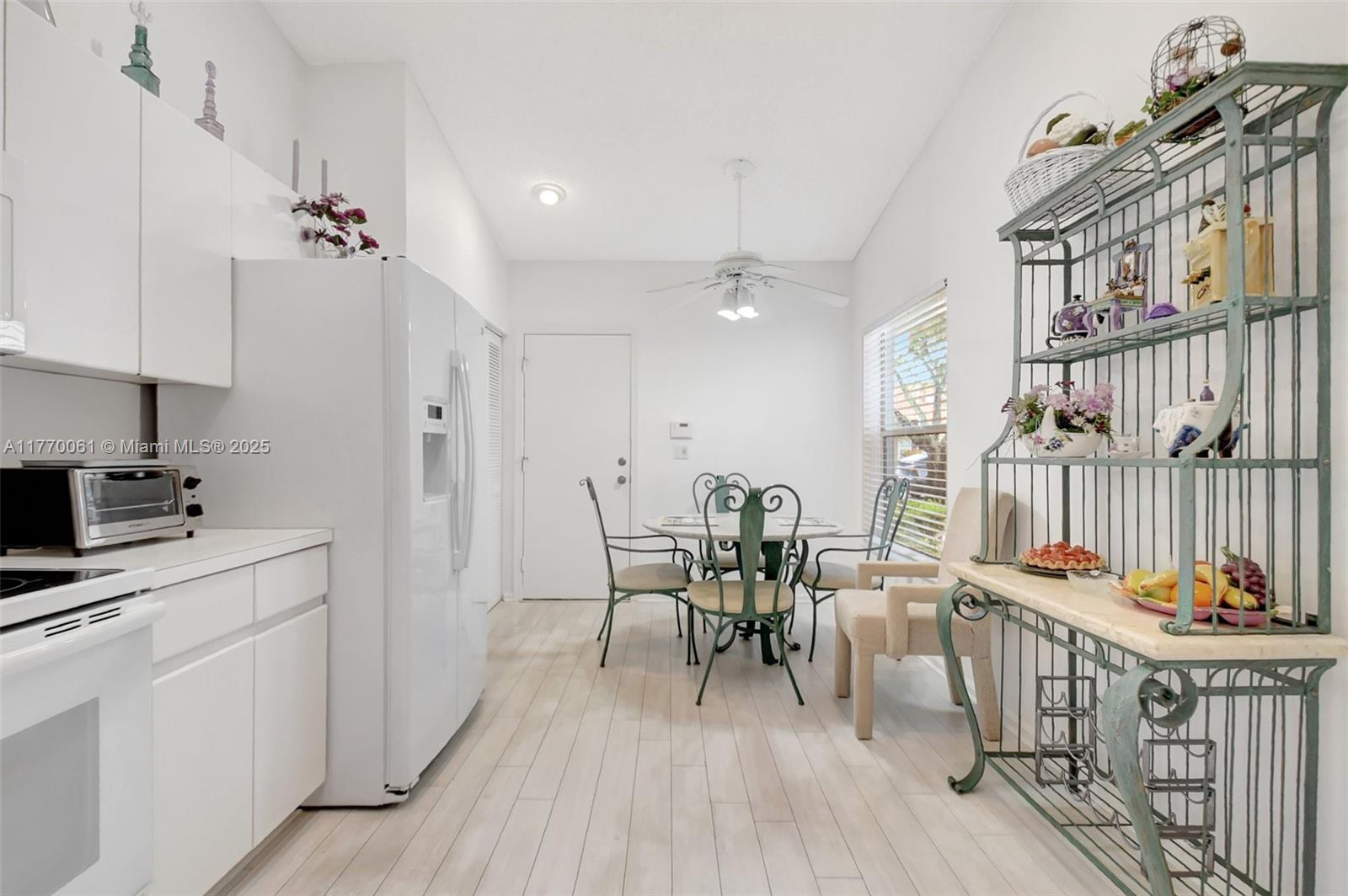 PALM ISLES I, II AND III - Residential Lease