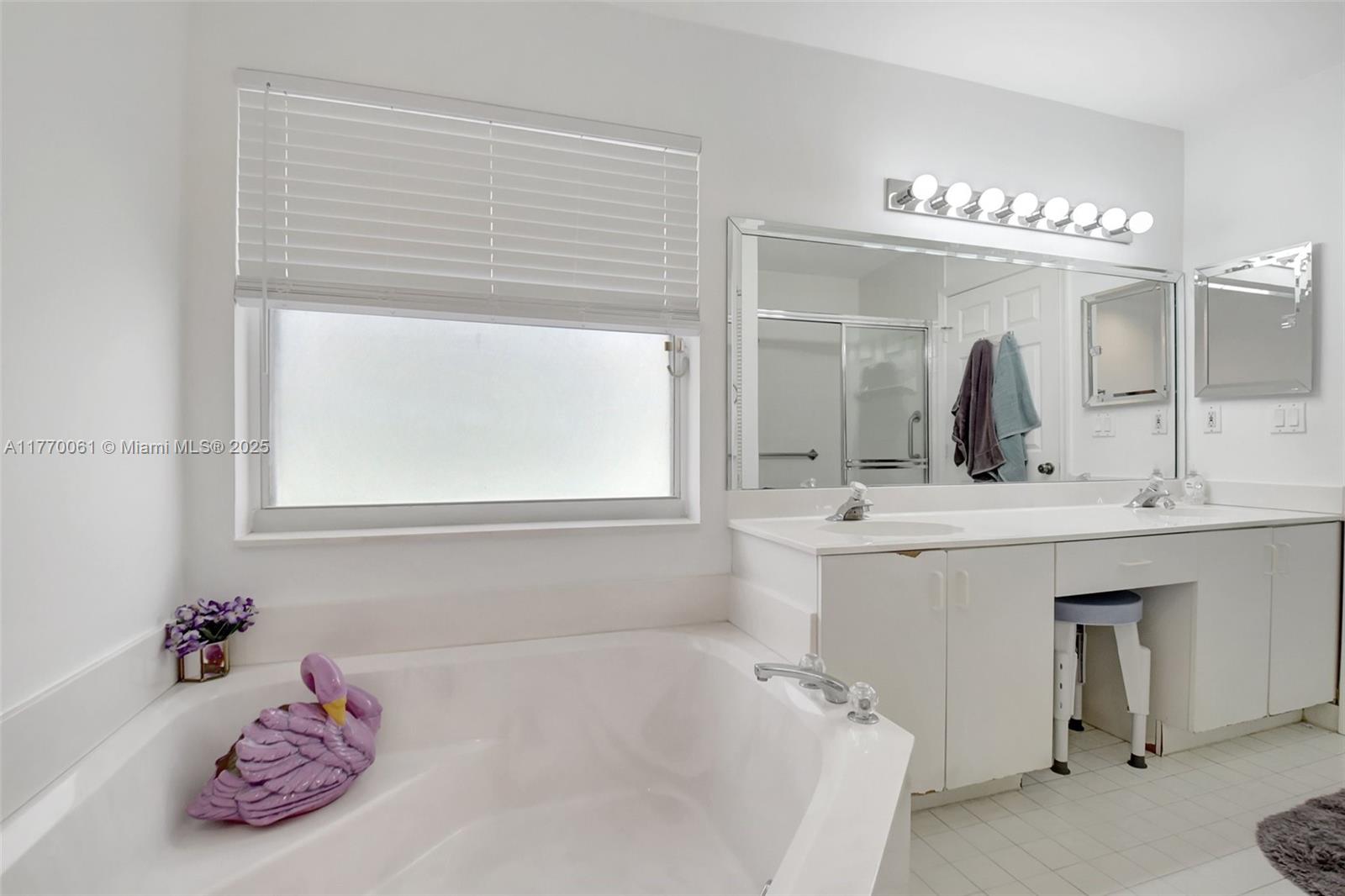 PALM ISLES I, II AND III - Residential Lease