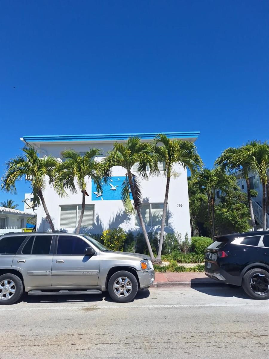BISCAYNE BCH SUB - Residential Lease
