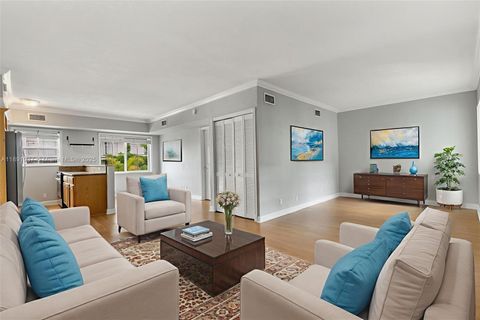 Photo of 924 SE 2nd St #27, Fort Lauderdale, FL 33301 (MLS # A11891937) Photo of 924 SE 2nd St #27, Fort Lauderdale, FL 33301 (MLS # A11891937)