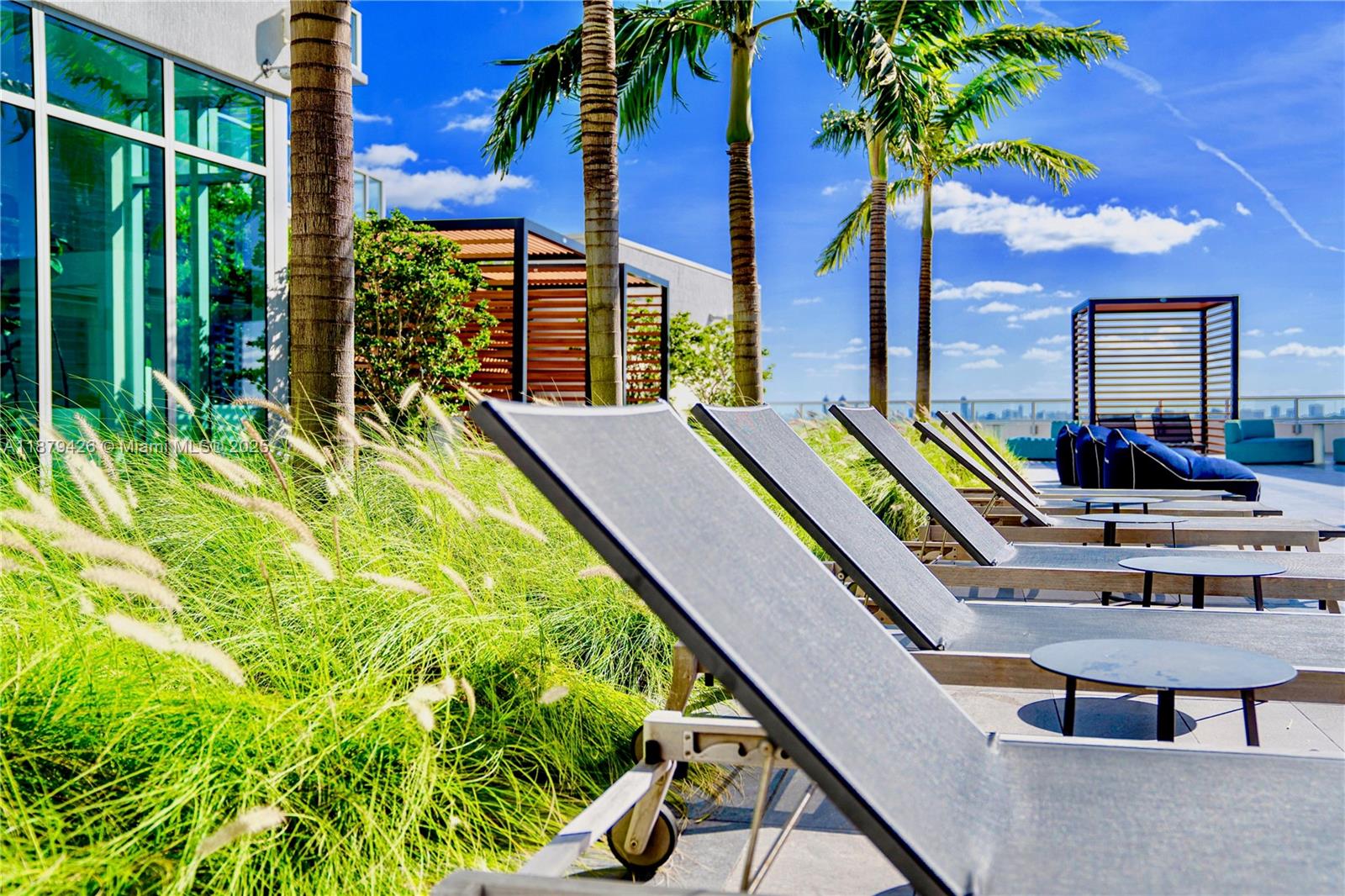 QUADRO CONDO - Residential