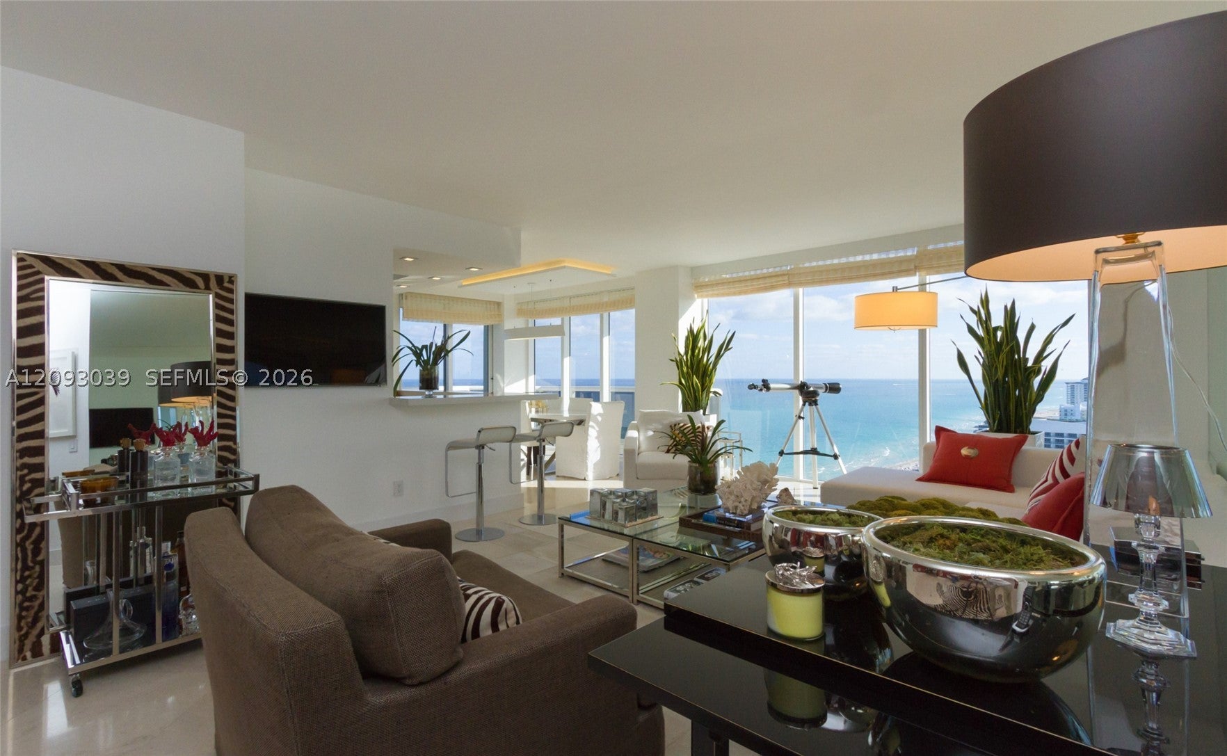 4775 Collins Ave 3203