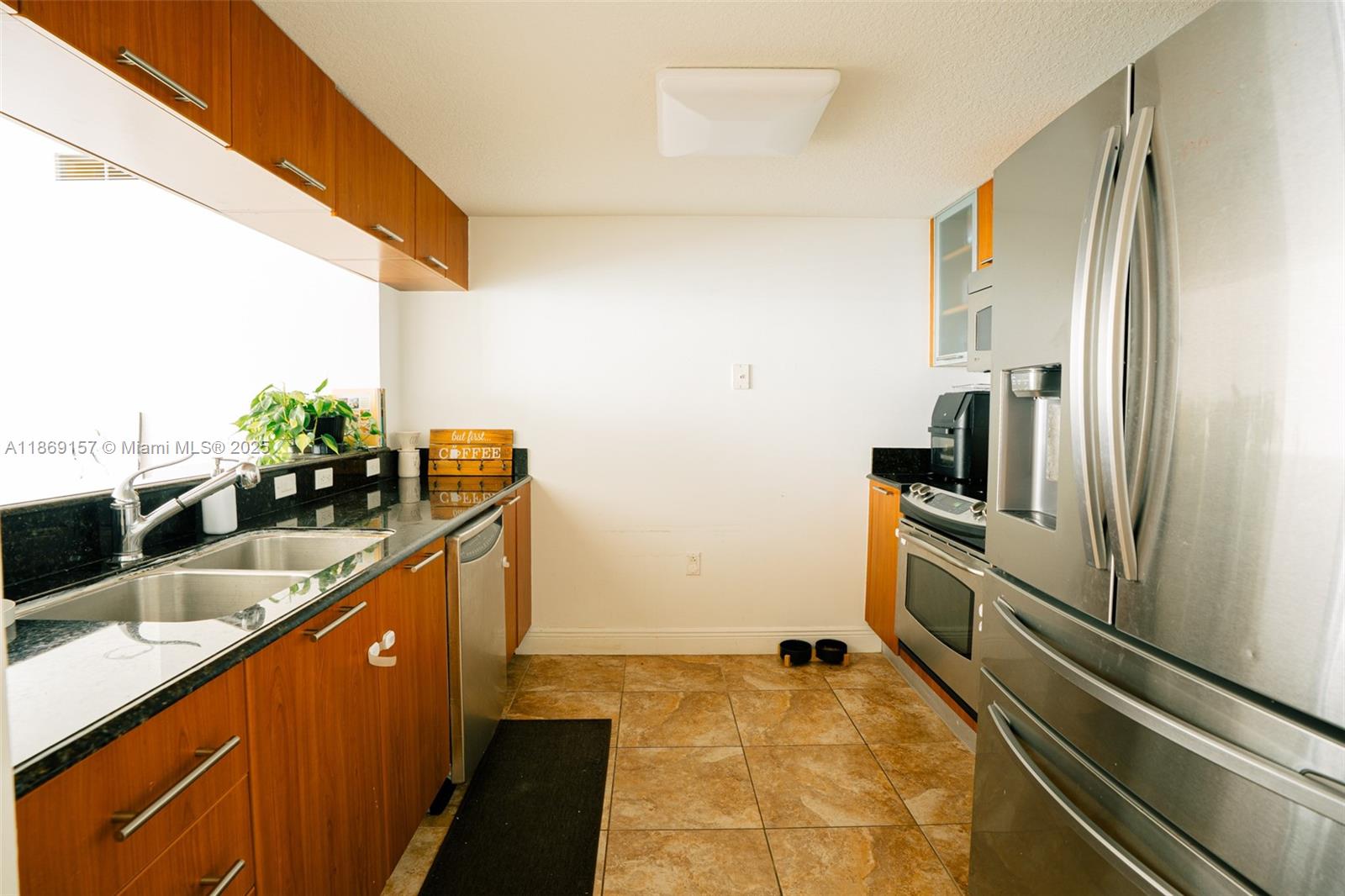 1800 CLUB CONDO - Residential