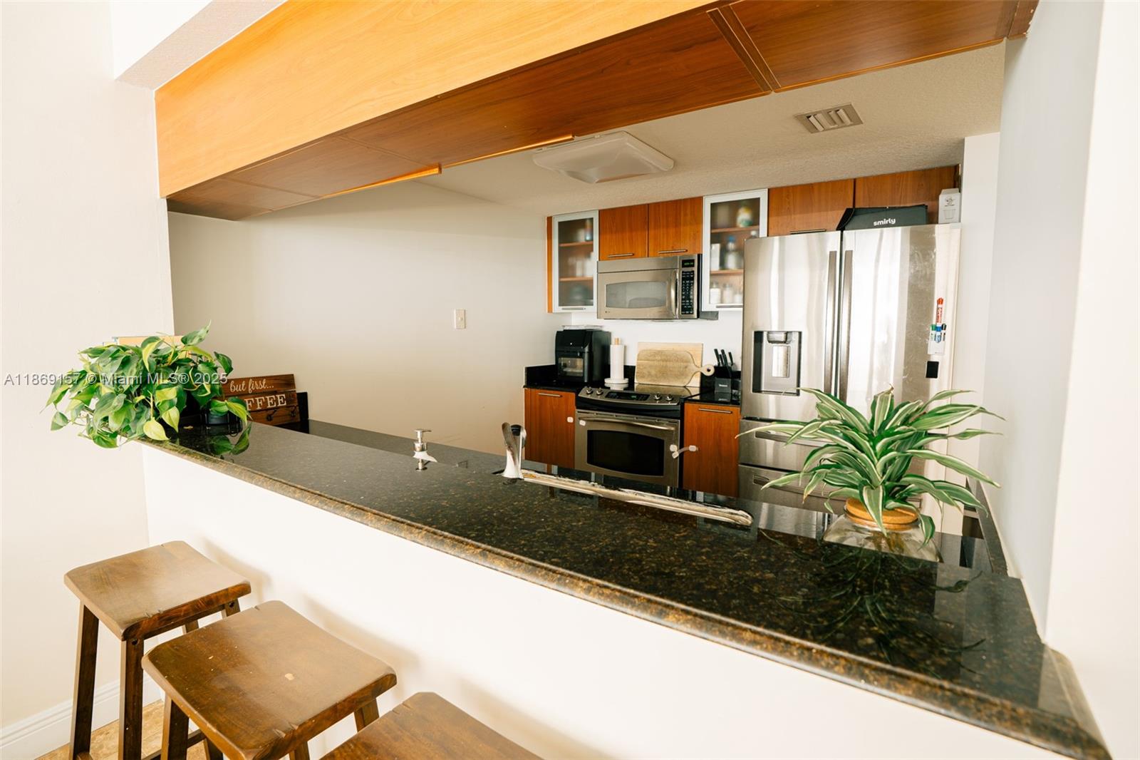 1800 CLUB CONDO - Residential