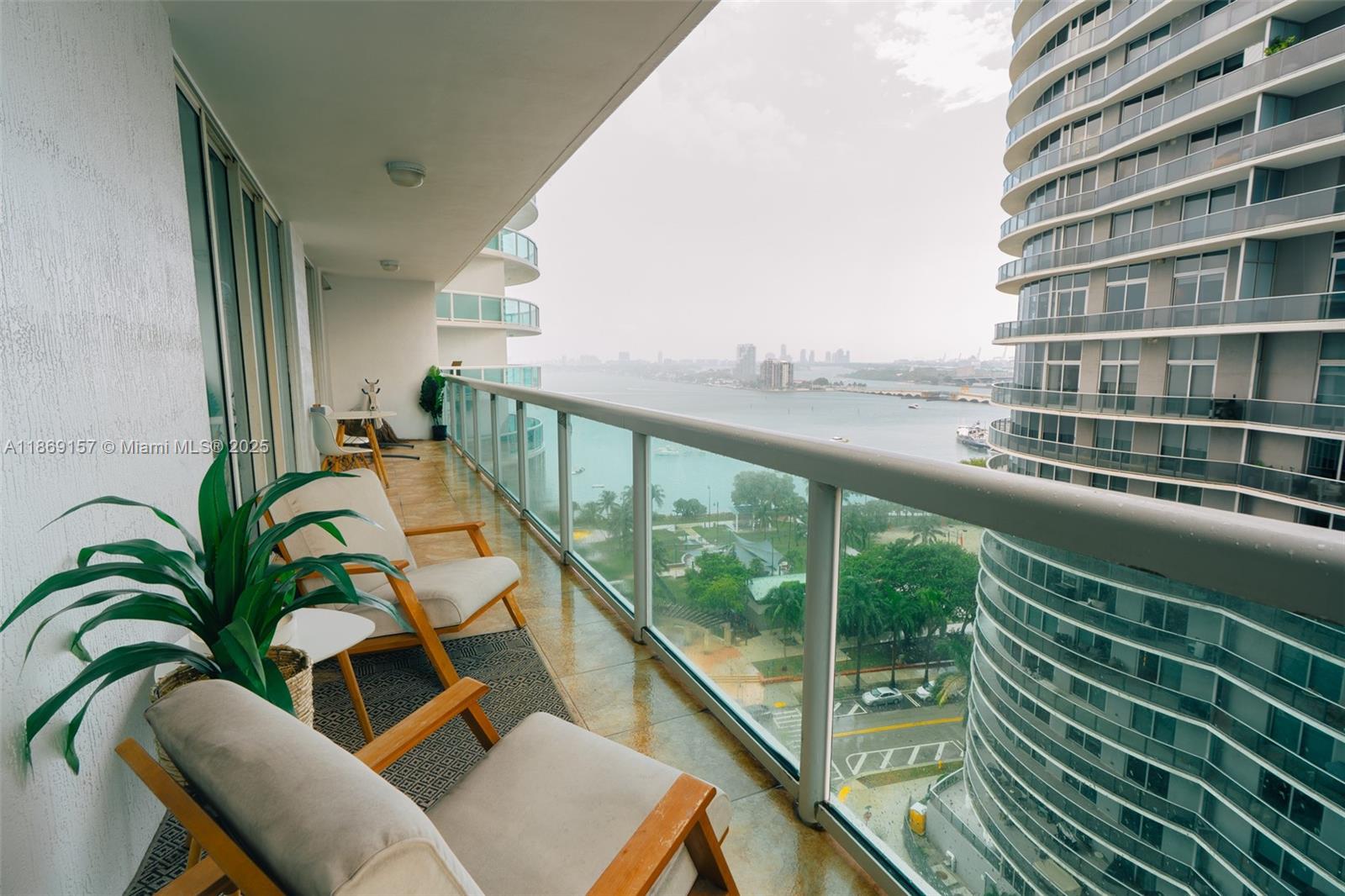 1800 N Bayshore Dr 1412