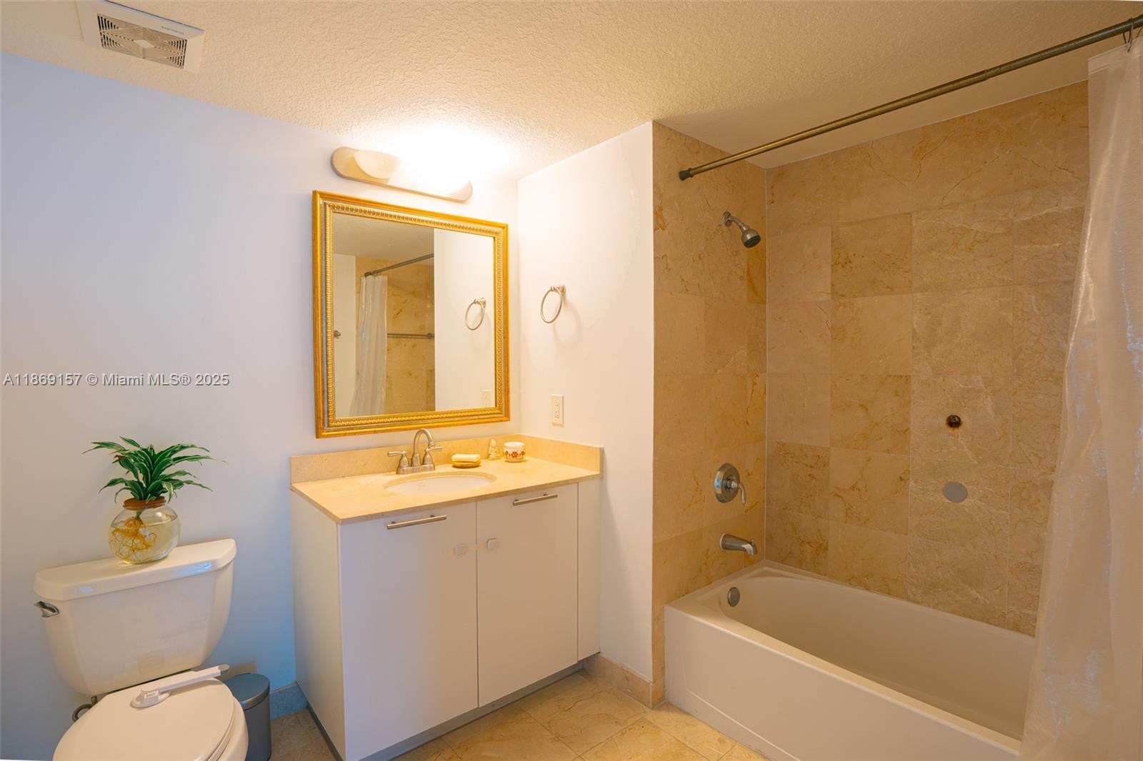 1800 CLUB CONDO - Residential