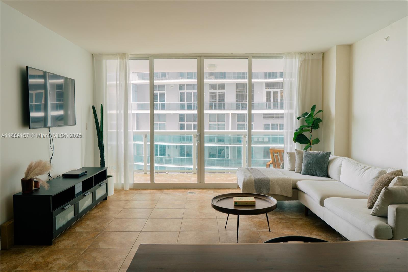 1800 CLUB CONDO - Residential