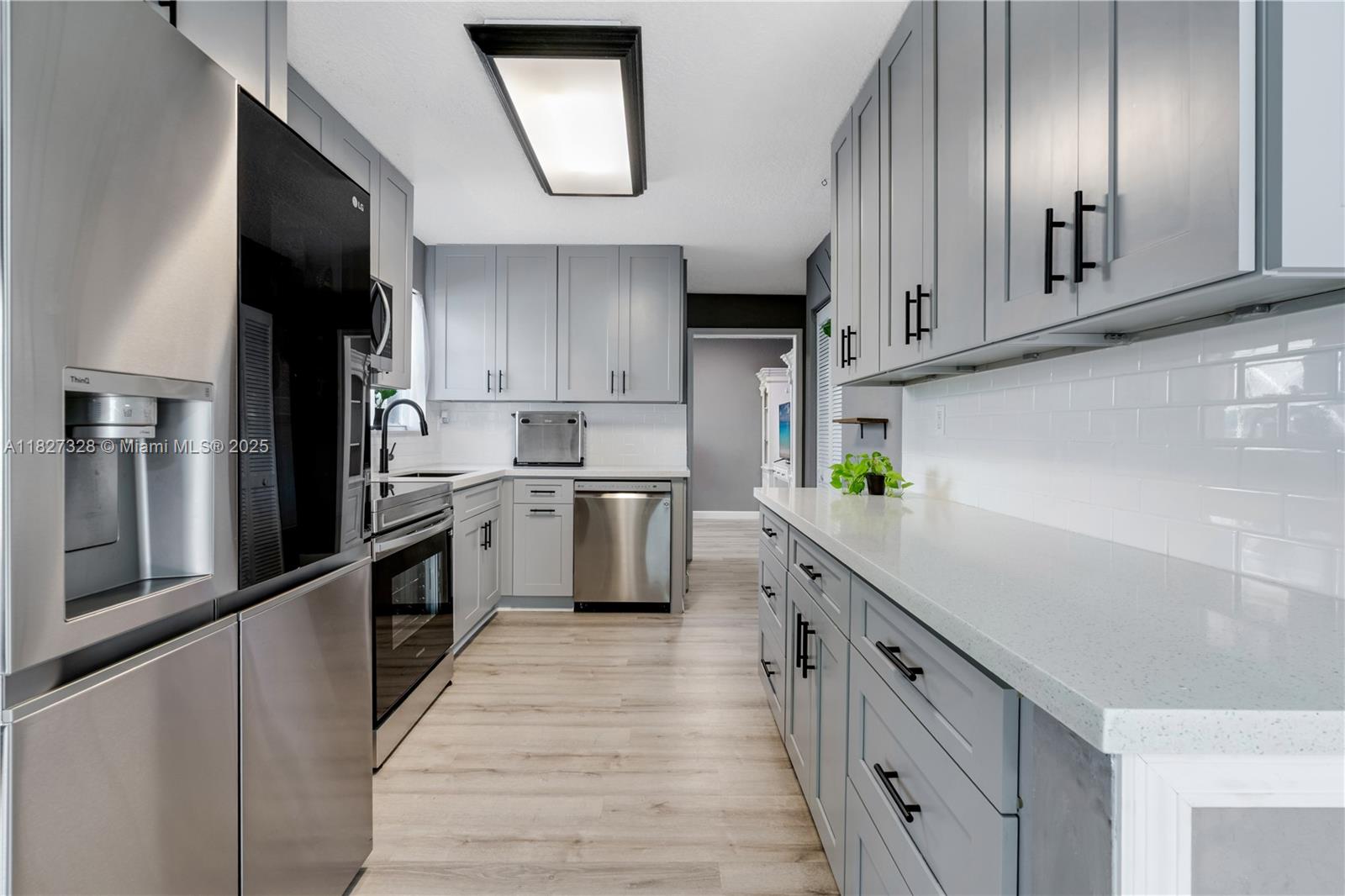 LAKES BY THE BAY SEC 6 - Residential