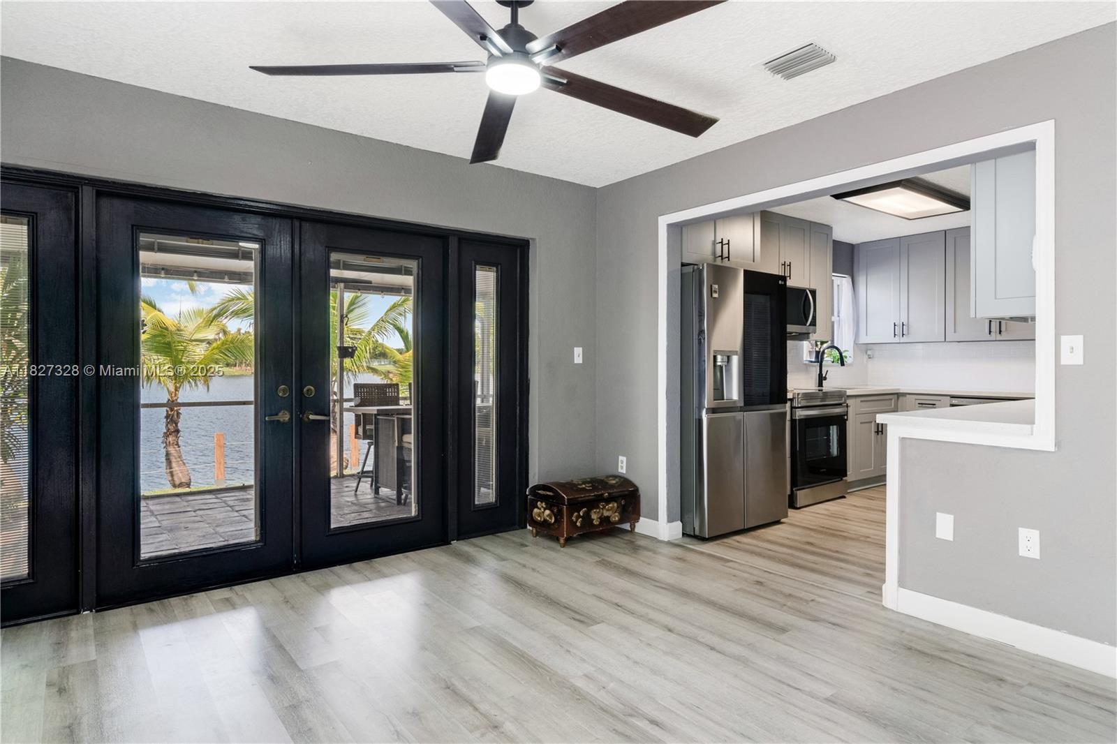 LAKES BY THE BAY SEC 6 - Residential