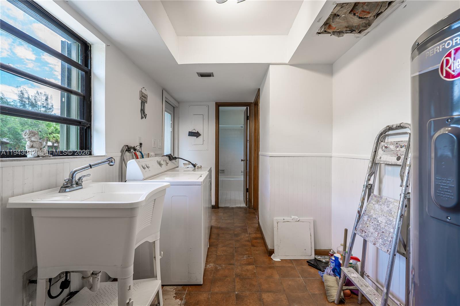 PALM BEACH FARMS CO 3 - Residential