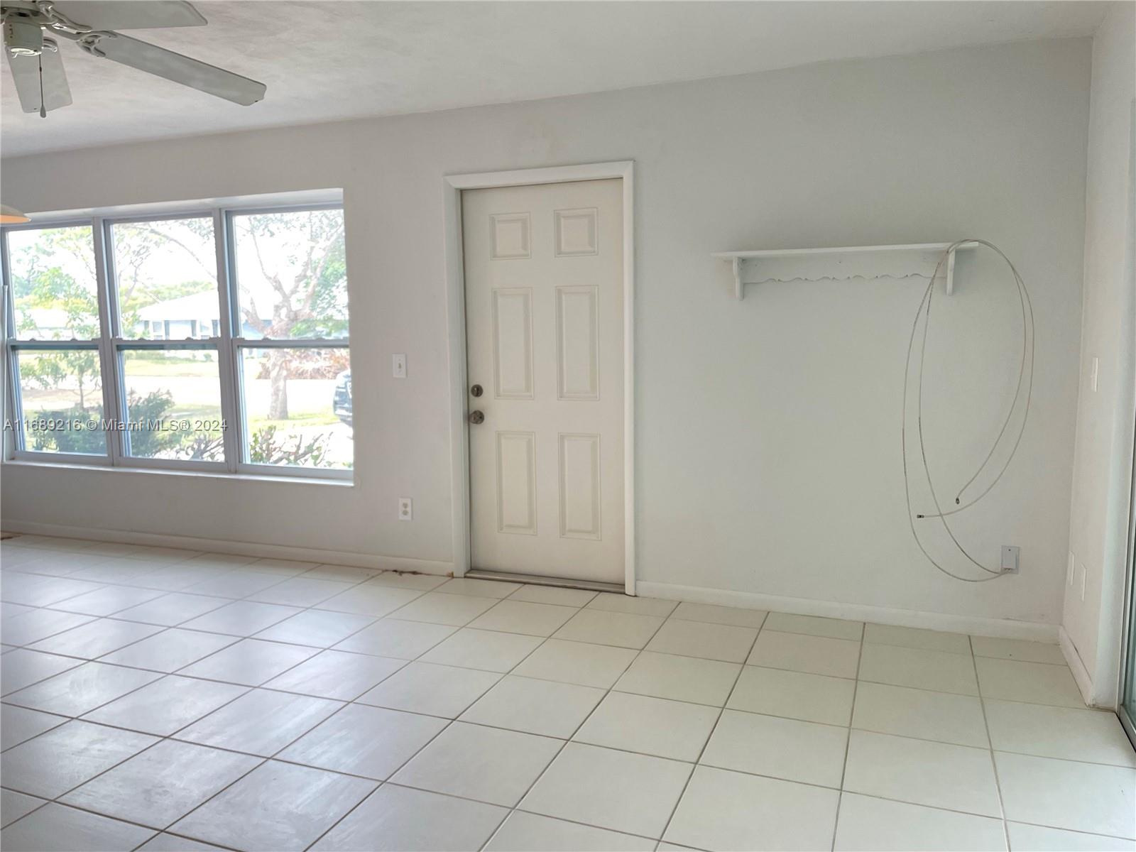 PALM LAKE PARK - Residential