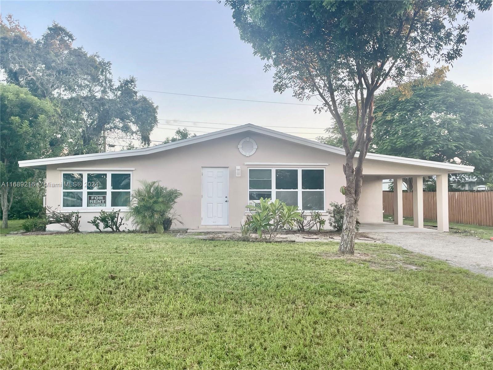 PALM LAKE PARK - Residential