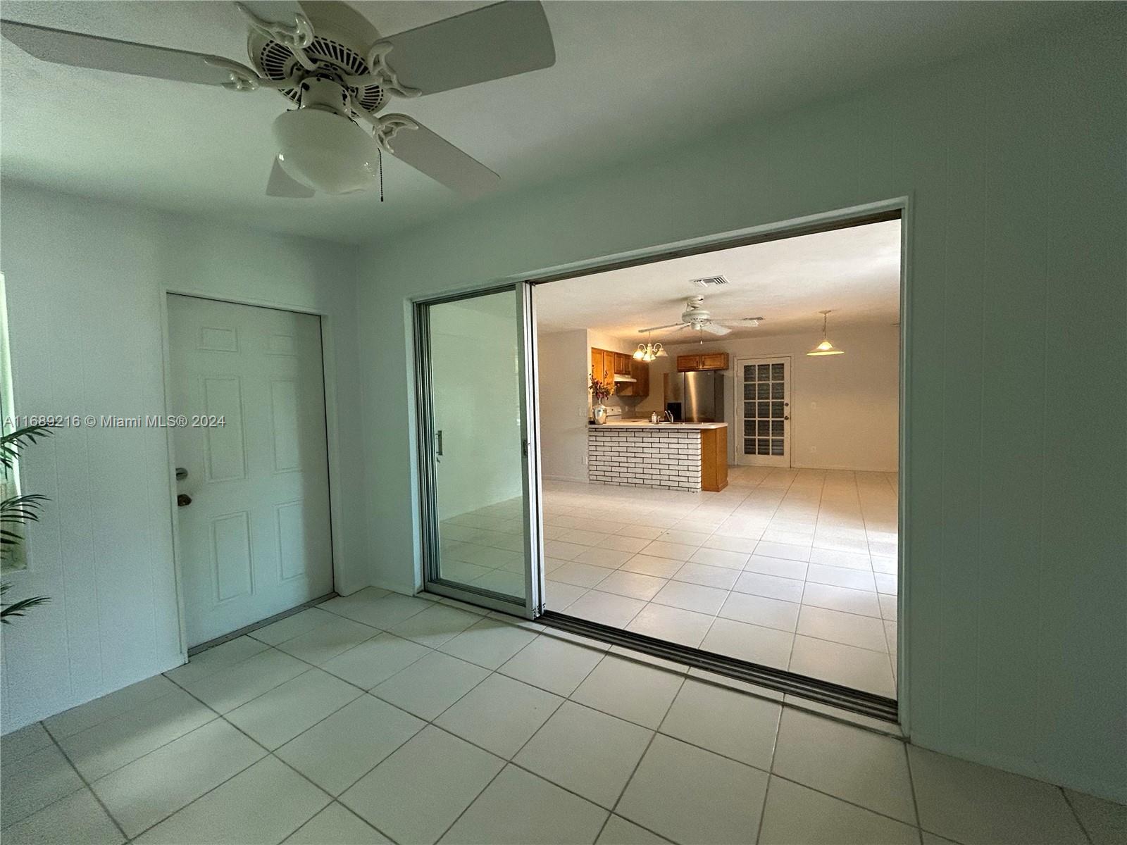 PALM LAKE PARK - Residential