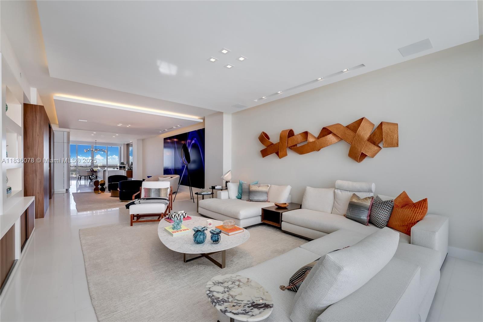 16901 Collins Ave 2702, Sunny Isles Beach, FL, 33160/$5,500,000 4 16901 Collins Ave 2702