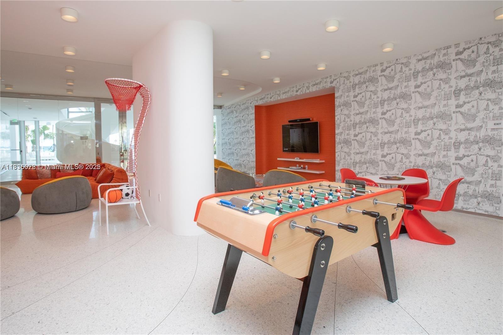 JADE SIGNATURE CONDO - Residential